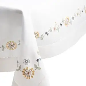 Mantelería bordada a máquina