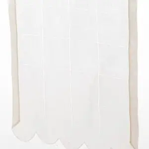 Cortina beige bordada a mano
