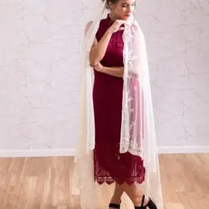 Mantilla bordada a mano