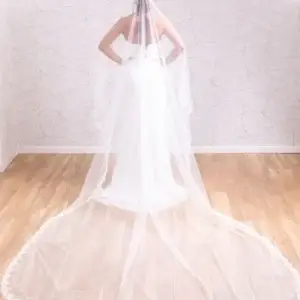 Velo de novia blanco